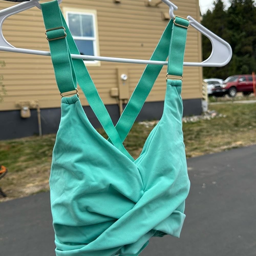 Buffbunny candy wrap sports bra L green